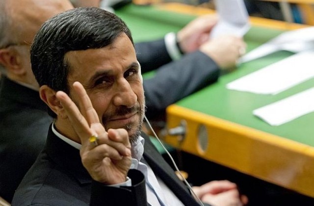 Ахмадинеджад иска да стане първият ирански космонавт