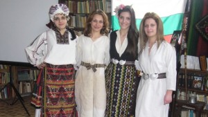 Нестинарки танцуваха във великотърновско училище