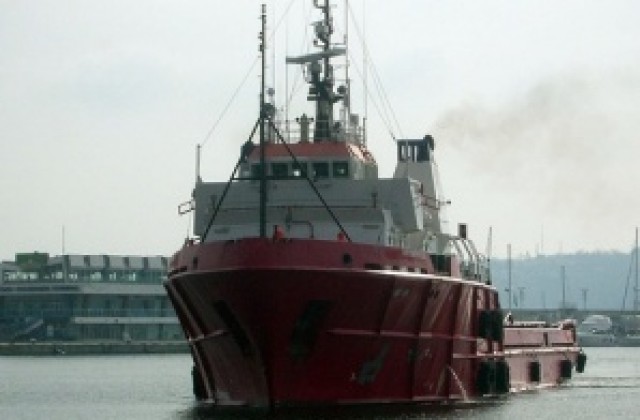 Българският кораб чистач вече е готов за борба с нефтените разливи