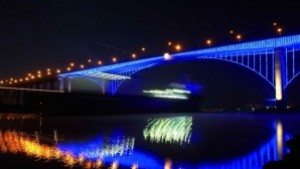 Канят Кристо да опакова Аспаруховия мост