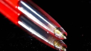 Химикалка ще вибрира при граматически и правописни грешки