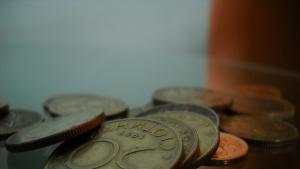 ПРЕДАЙ НАТАТЪК Българинът е свикнал на милостиня не на обществени