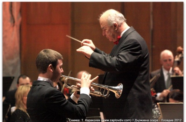 Разпродадоха залата за филмовия концерт, пускат правостоящи