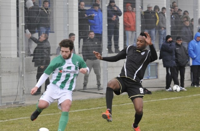 Берое измъкна реми от  акулите