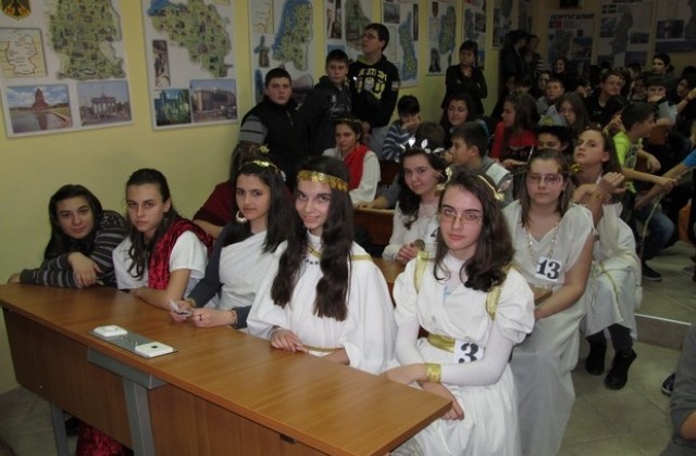 Ученици от СОУ Иван Вазов участваха в конкурс на историческа тема