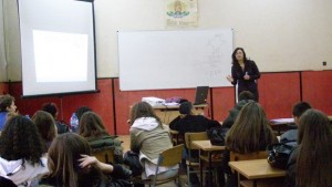 Данъчни преподават в гимназия В Левски в Ямбол