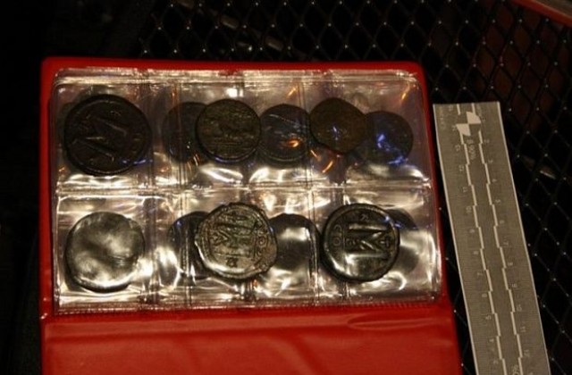 Антимафиоти иззеха над 290 антични монети в София