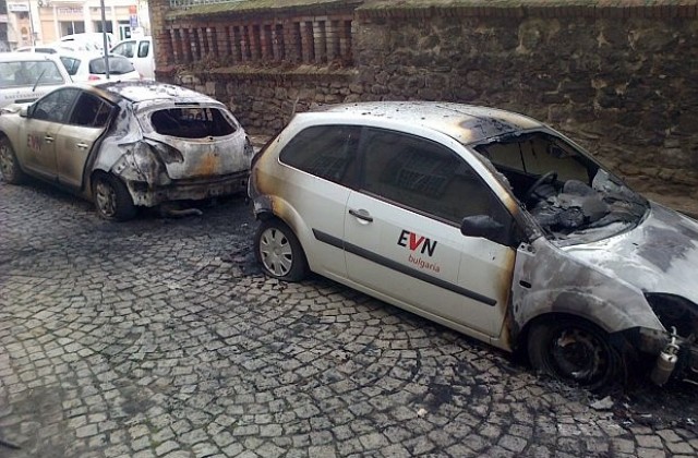 В Пловдив подпалиха автомобили на ЕВН