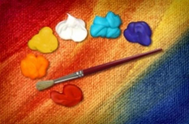 Учители показват талант на художници