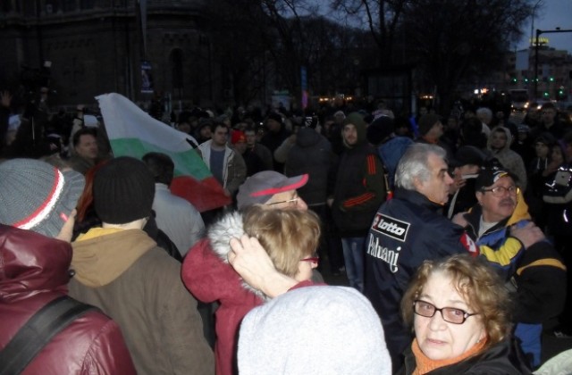 Пет денонощия в ареста ще лежи участник в протеста за тока