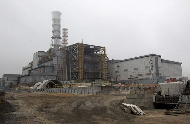 Стари конструкции на Чернобилската АЕЦ се разпадат