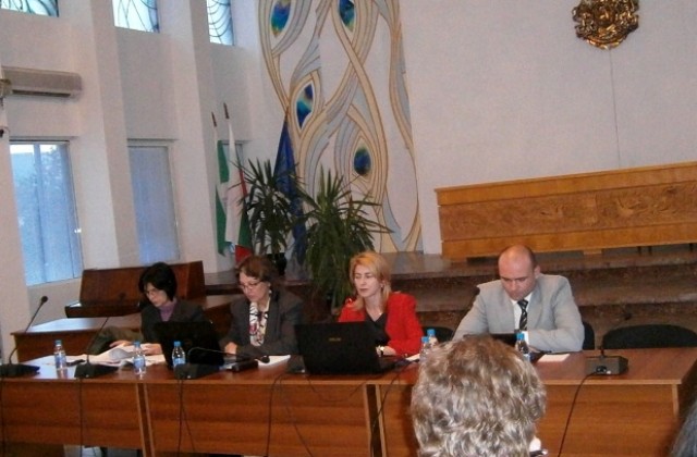 Около час и половина обсъждаха бюджета за 2013 г. на Община Габрово