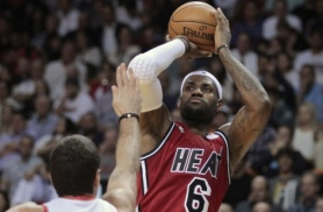 Шести пореден успех за Маями, Крал Джеймс влезе в историята