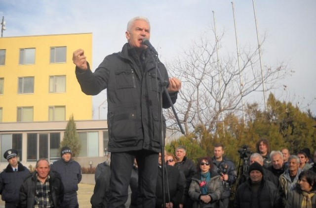 Атака иска оставката на министър Делян Добрев