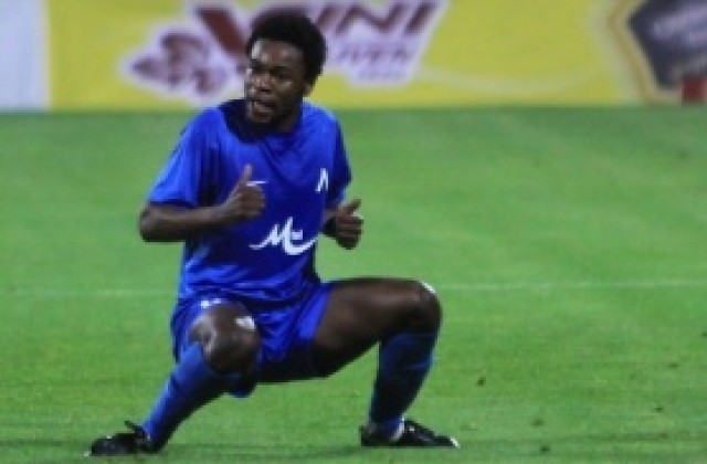 Бивш играч на Левски бе изхвърлен от английски слабак след един изигран мач