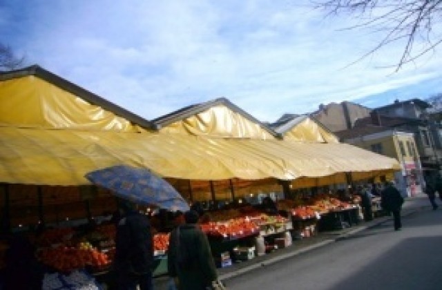 Подписват  договора за реконструкция на общинския пазар