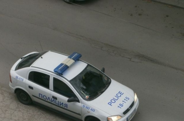 Млад мъж издърпа дамска чанта от жена на ул. Дондуков-Корсаков