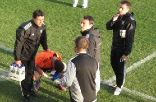 Потвърдено: Вратар на Лудогорец със счупена ръка, прибира се в България