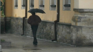 Предимно облачно