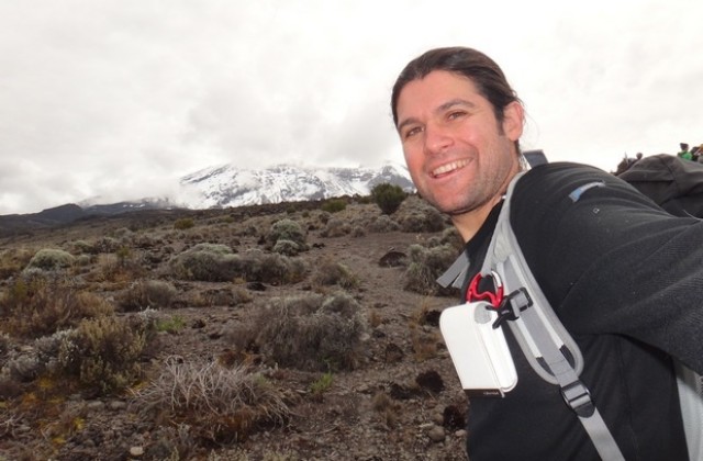 Атанас Скатов от Сливен стъпи на връх Ухуру в Африка