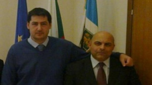 Син на замкмет пускал порно в Джумая джамия