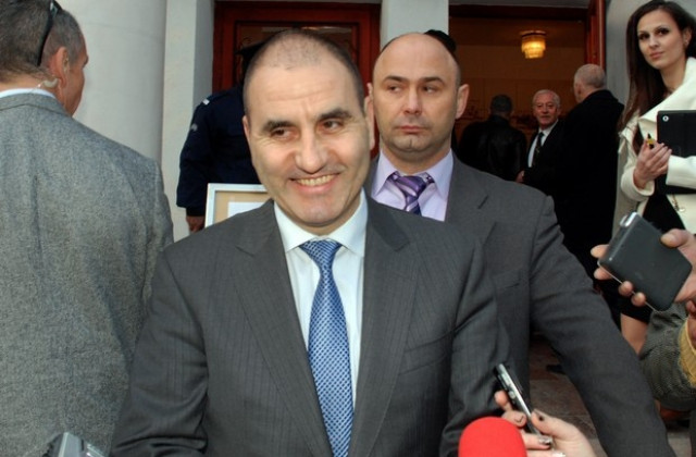 Министър Цветанов: Имало е политически чадър над Брендо