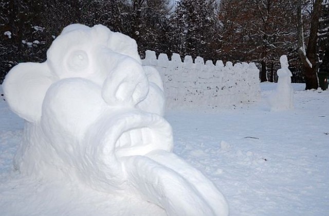 Уникални снежни фигури в курорта „Бодрост”