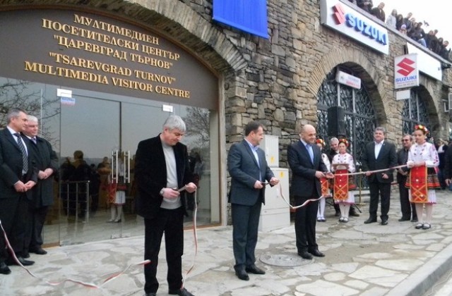 Стотици дойдоха за откриването на новия Мултимедиен център, до 10 март посетителите влизат безплатно