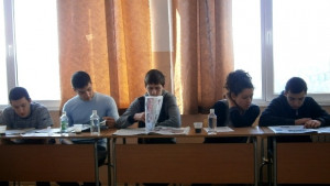 Повече от два часа ученици от ПМГ обсъждат медийния образ