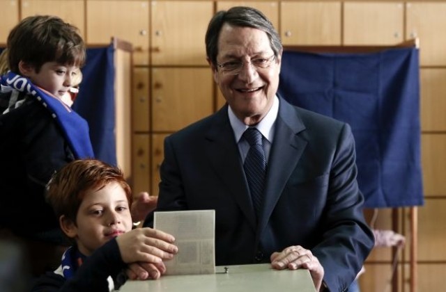 В Кипър ще избират президент на втори тур след седмица
