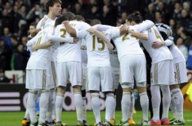 УЕФА: Суонси ще играе в Европа под английския флаг, ако спечели финала