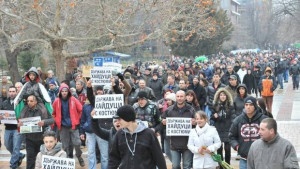 В Ловеч арестуваха момче но го пуснаха под напора на