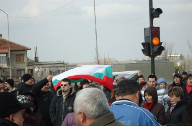В Силистра 200 шестваха на протест срещу монополите и бедността
