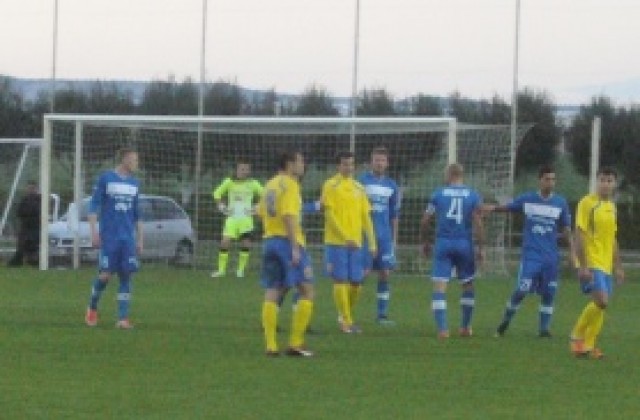 Пелето на ръба да напердаши Данко Лазович от Ростов