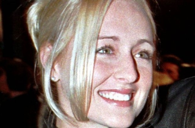 Американската кънтри звезда Минди Маккрийди се самоуби