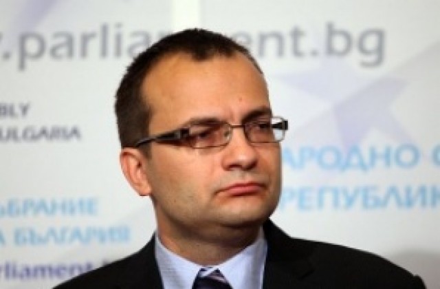 Смяната на един министър е кризисен пиар според Мартин Димитров