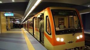 Мъж се хвърли пред влак на метрото оцеля