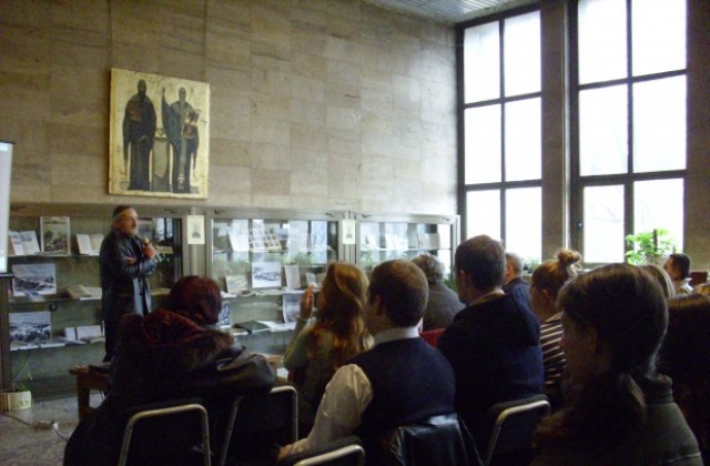 Изложба за освобождението на Русе в библиотеката