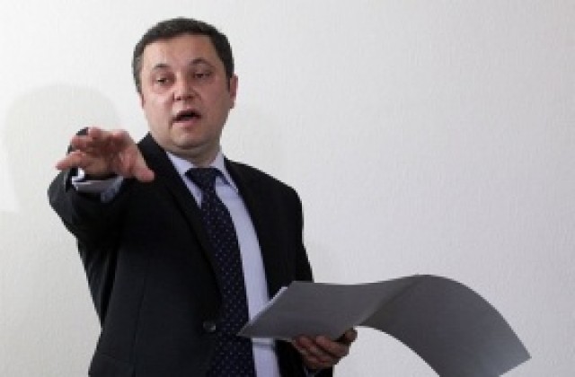 Комисията на Яне Янев ще разкрие документи за приватизацията на ЕРП-тата