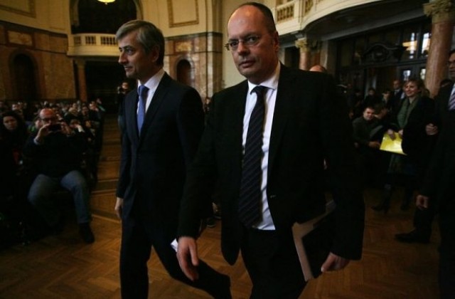 Майкрософт търси 13 000 надарени български ученици