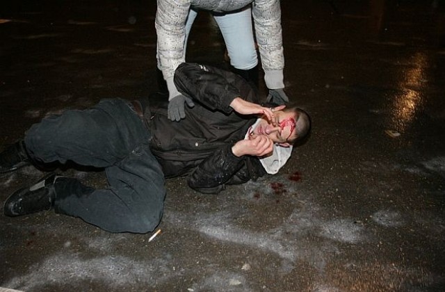 Петнайсет души са пострадали при снощния протест в столицата