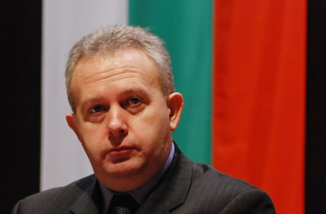 В отговор към протестиращи: Съветниците получават по 152 лева след удръжки