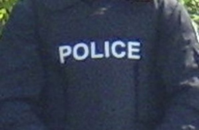 Младеж превърна асансьор в тоалетна