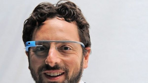 Google търси доброволци за тестове на очила с камера и