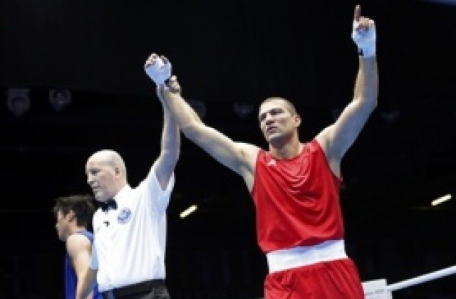 Тервел Пулев размаза поляк на старта на „Странджата”