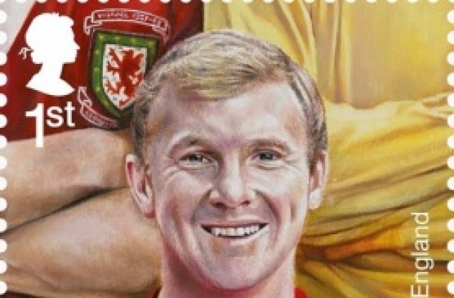 Почитат Боби Мур на финала за Купата на Лигата в неделя