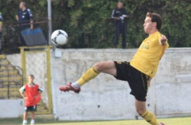 Ботев Пд се раздели с Паласуелос и Станчев