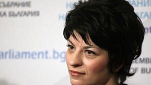 Министър Атанасова призова Здравната каса да реши проблема с големите