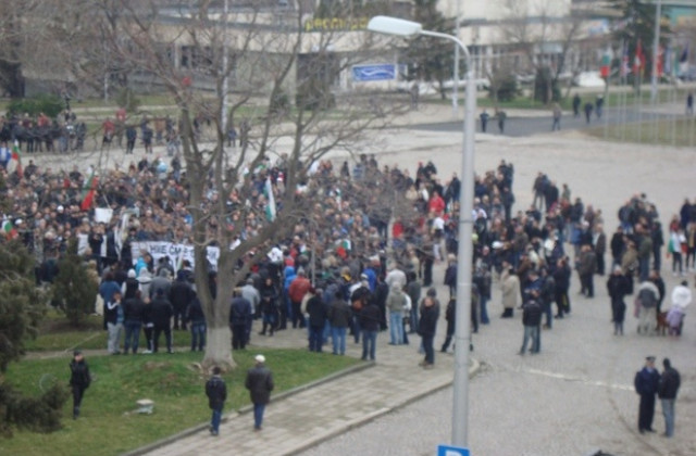 Протестът в Сливен започна