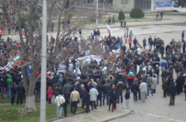 Хоро на протест – само в Сливен